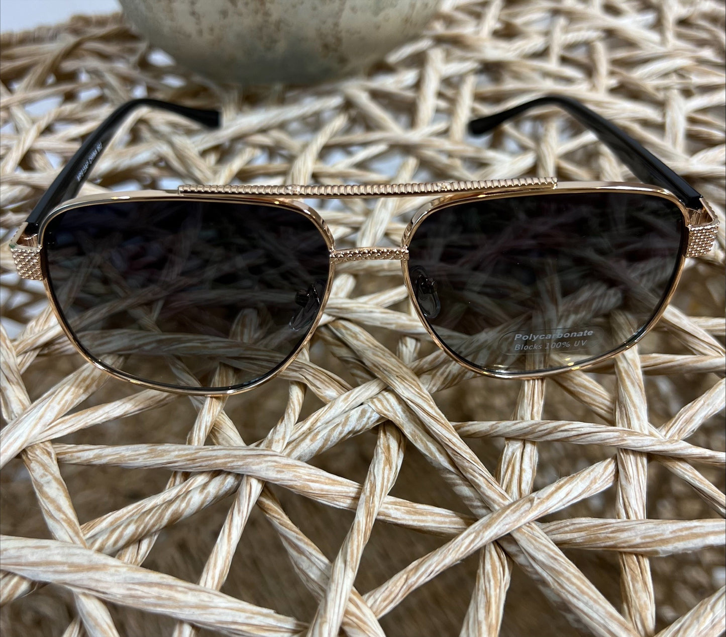 Sleek Aviator Sunnies